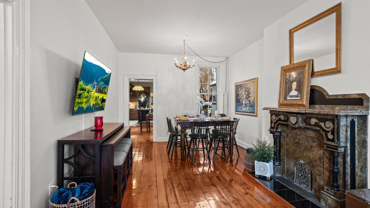 Photo of Livingroom in Harrisburg - Hershey