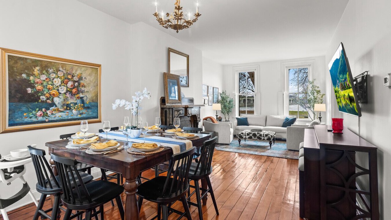 Photo of Livingroom in Harrisburg - Hershey