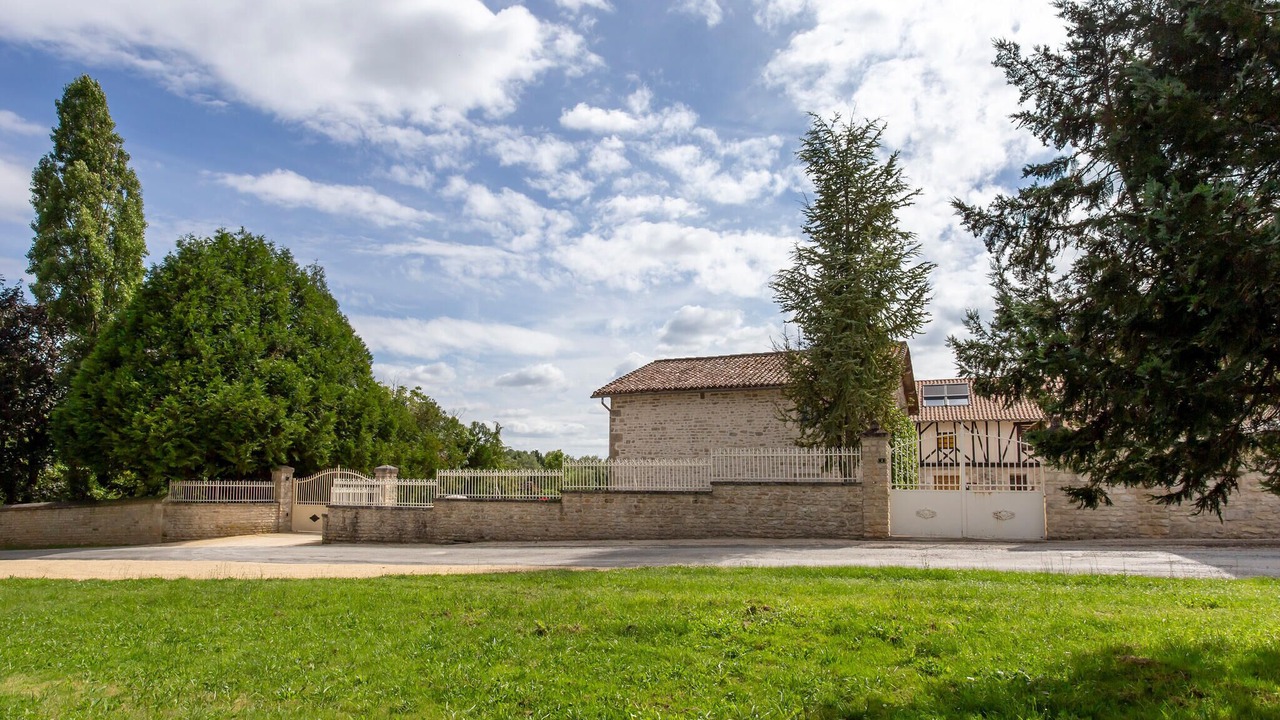 Photo of Others in Lonnes