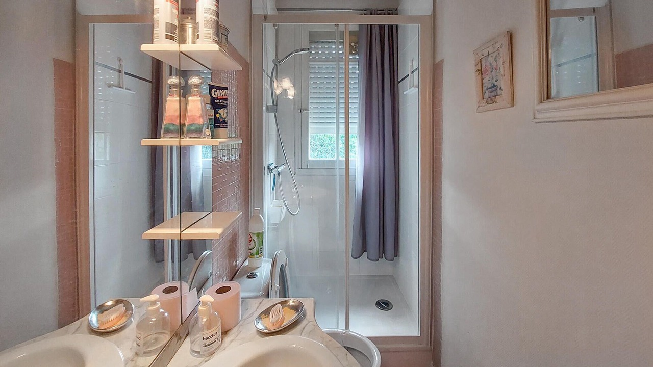 Photo of Bathroom in Saint-Servan