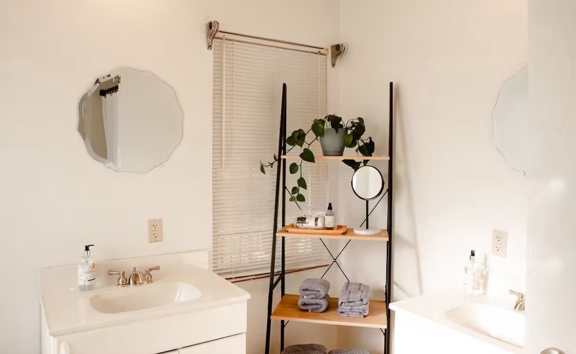 Photo of Bathroom in Lost Bridge Village