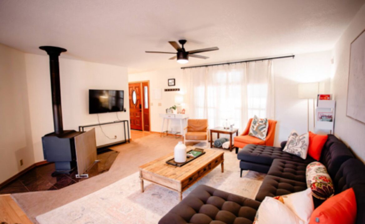 Photo of Livingroom in Lost Bridge Village