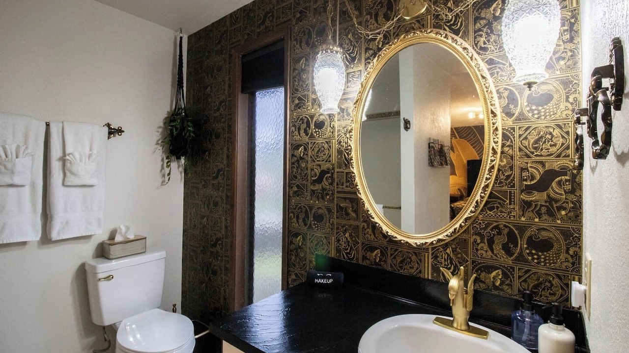 Photo of Bathroom in Roseburg