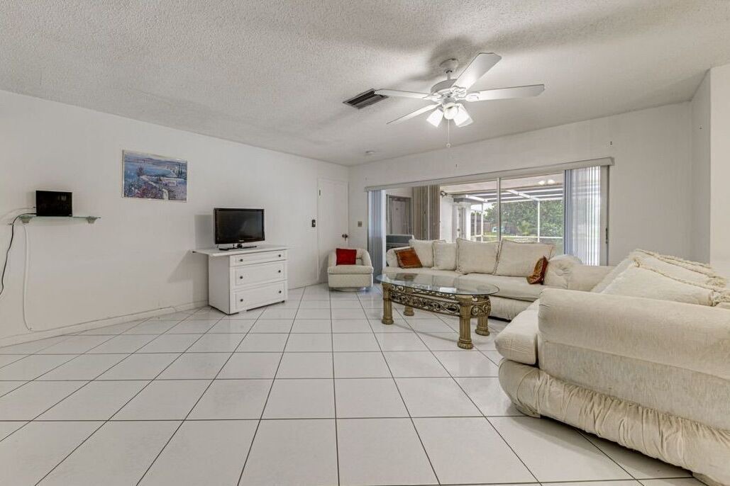 Photo of Livingroom in Miramar