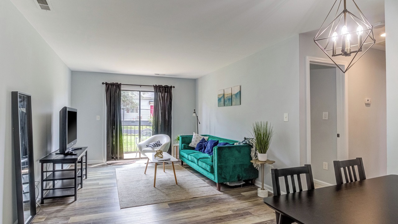 Photo of Livingroom in Downtown