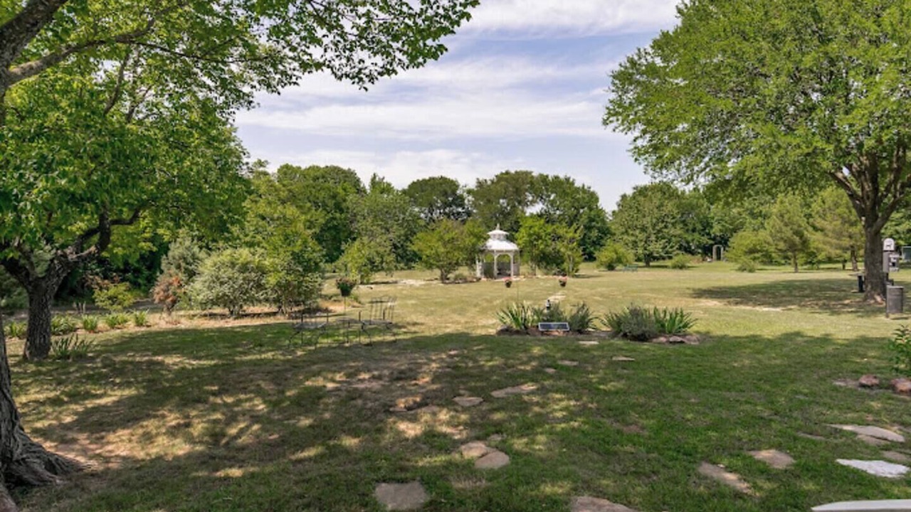 Photo of Outdoor in Melissa