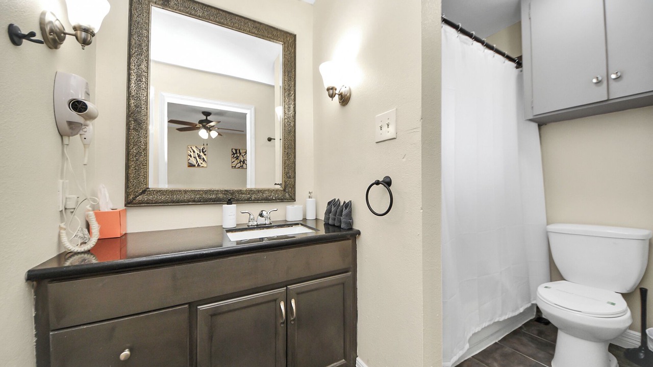 Photo of Bathroom in Woodlake - Briar Meadow