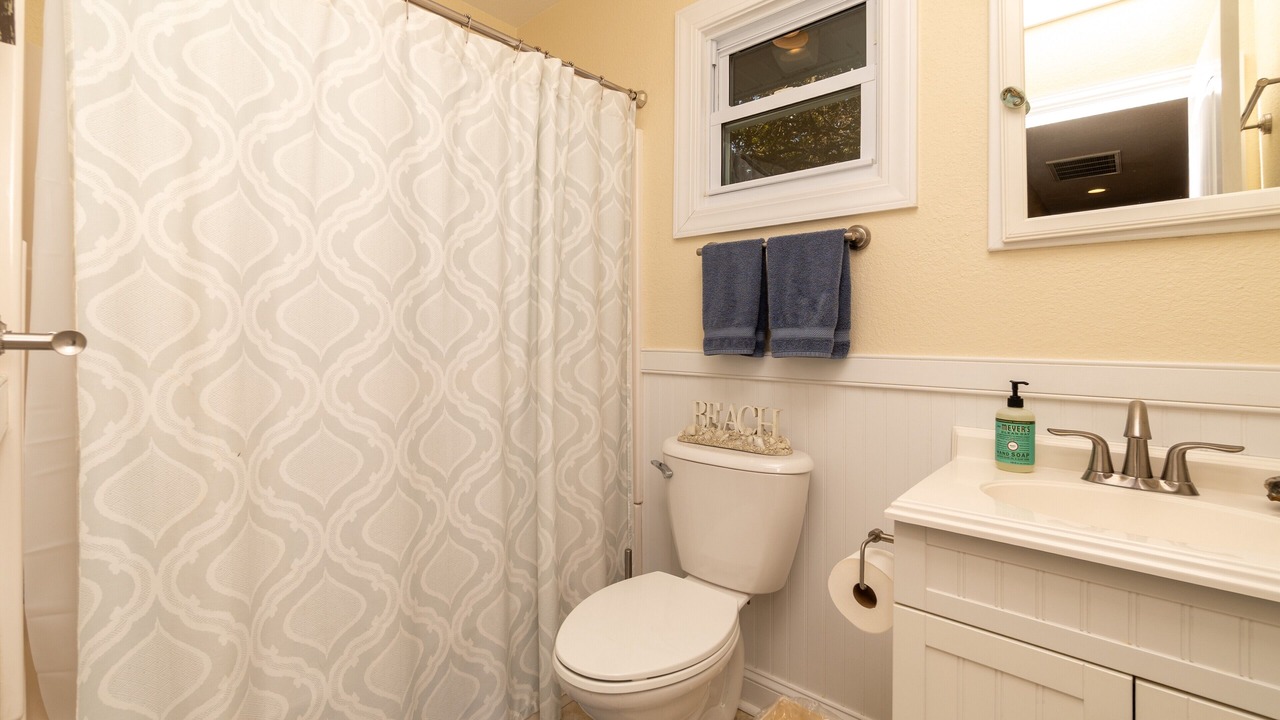 Photo of Bathroom in Sea Scape