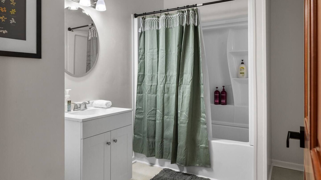 Photo of Bathroom in South Side Flats