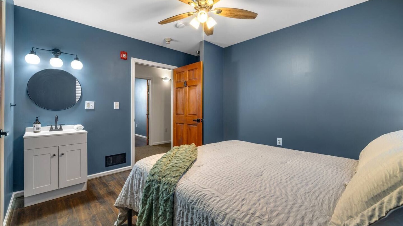 Photo of Bedroom in South Side Flats