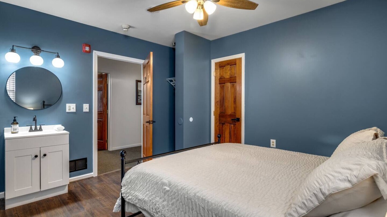Photo of Bedroom in South Side Flats