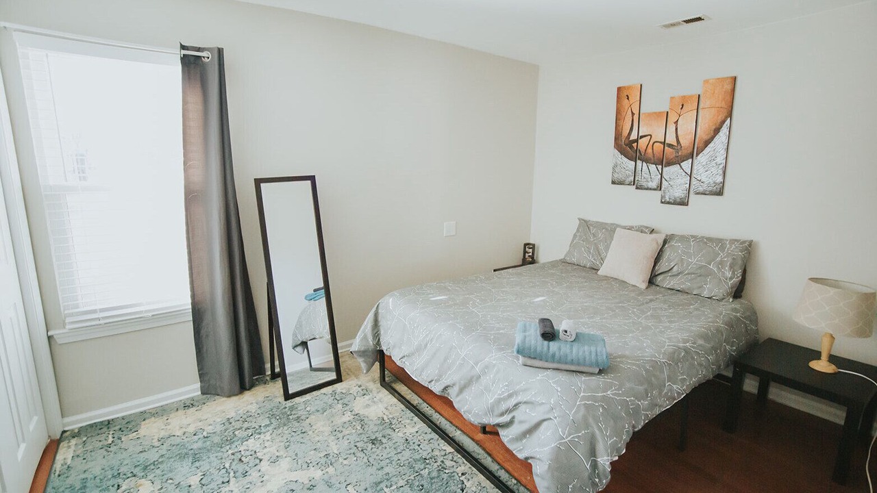 Photo of Bedroom in Downtown