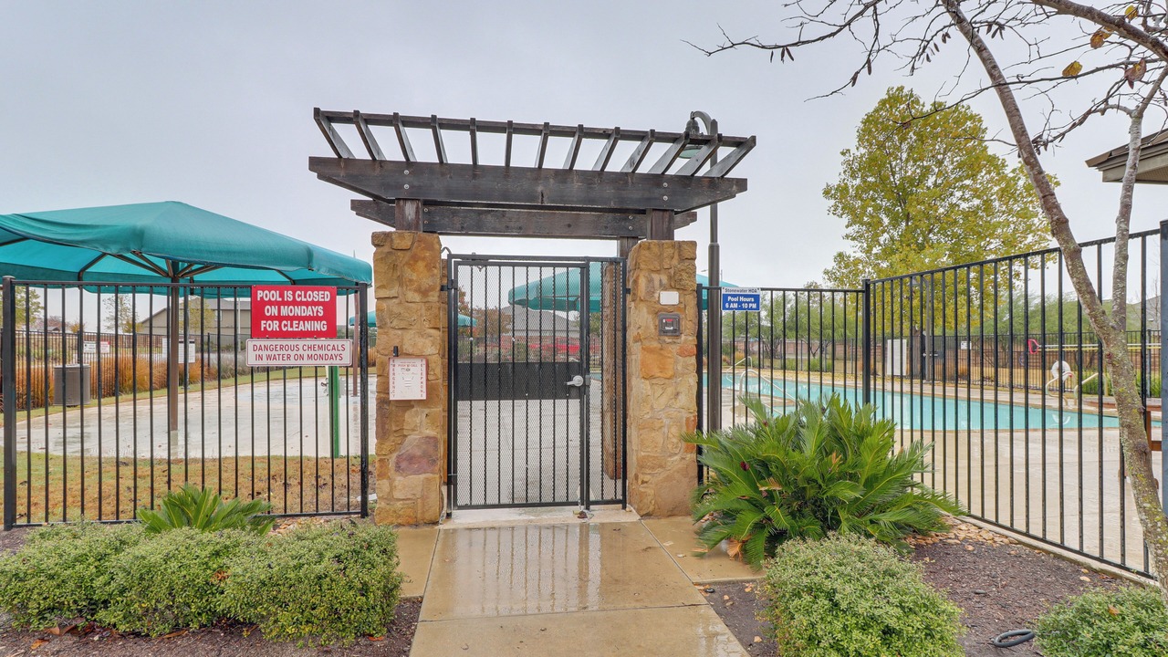 Photo of Outdoor in Manor