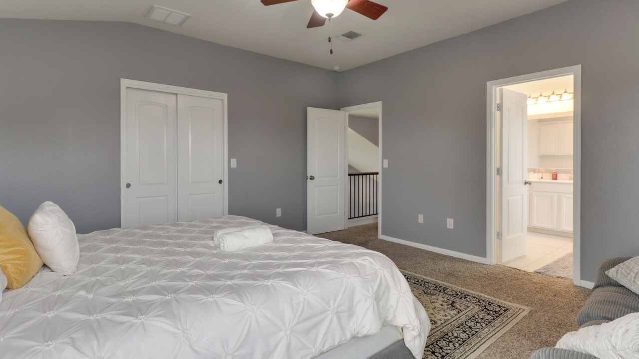 Photo of Bedroom in Manor