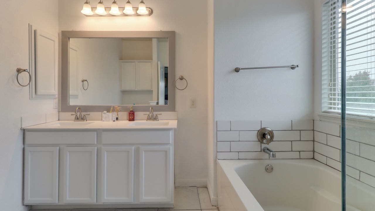 Photo of Bathroom in Manor