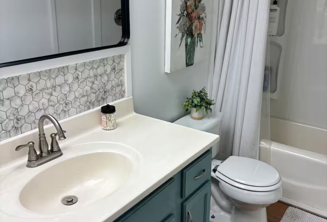 Photo of Bathroom in Leola