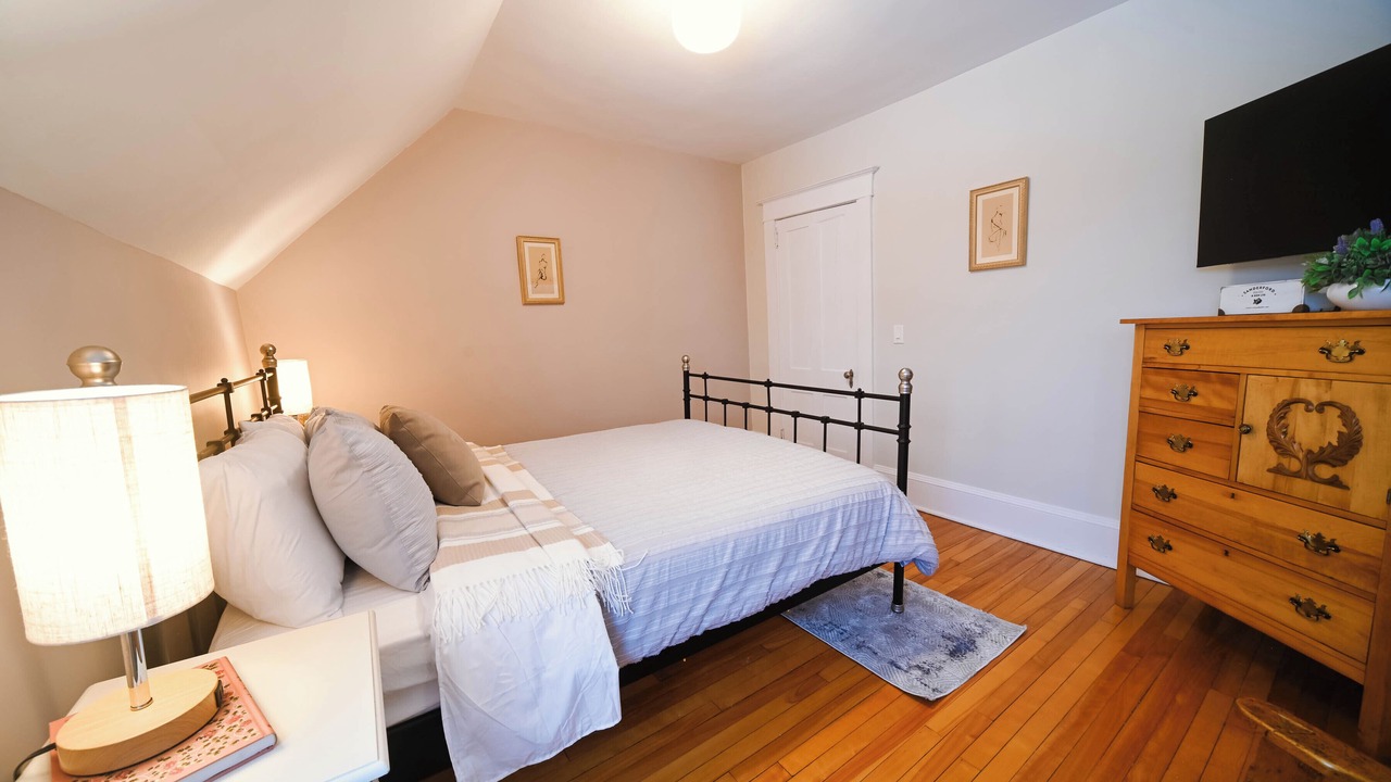 Photo of Bedroom in Scotstown