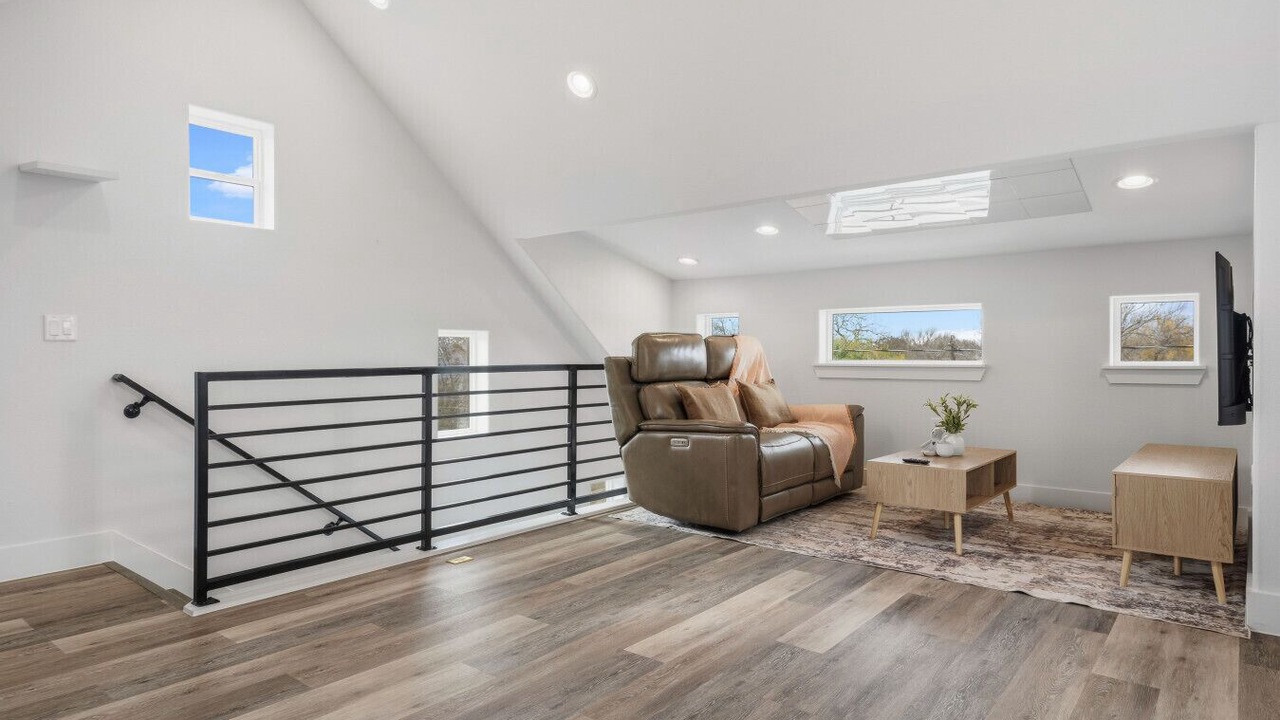 Photo of Livingroom in Montopolis