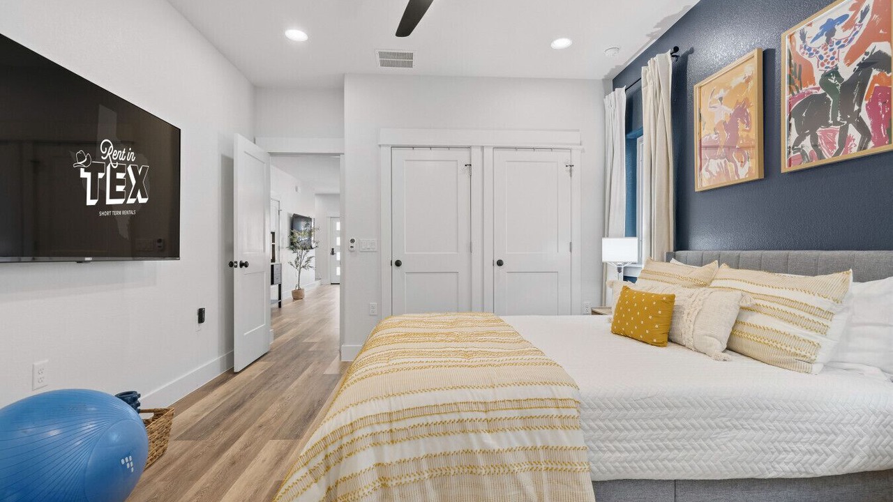 Photo of Bedroom in Montopolis