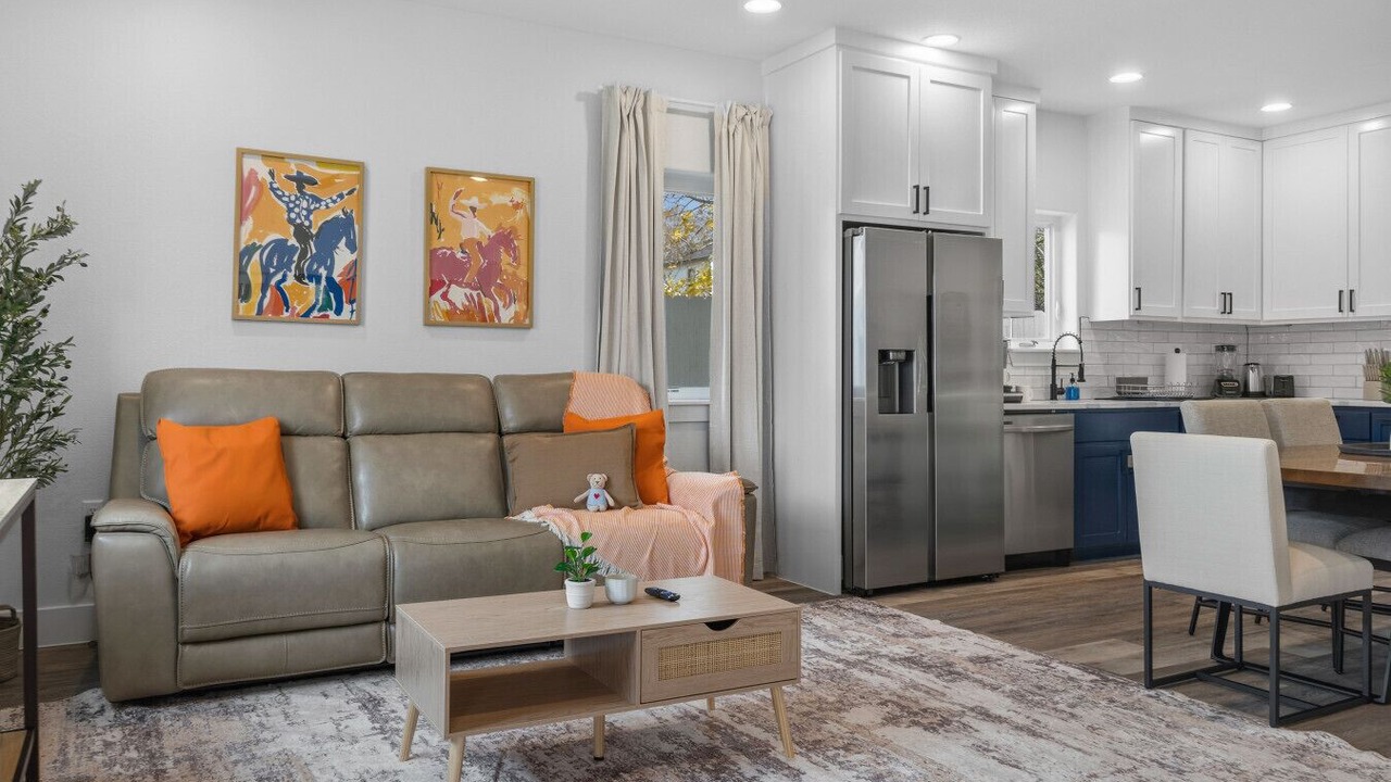Photo of Livingroom in Montopolis