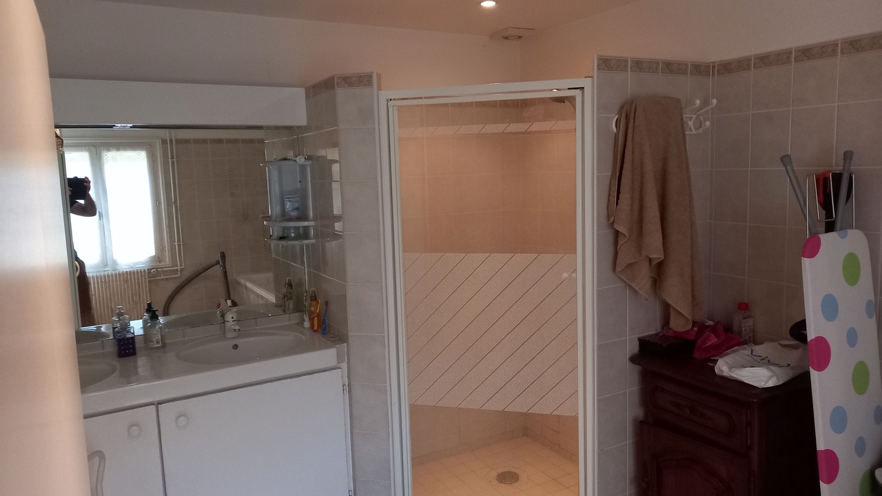 Photo of Bathroom in Manou