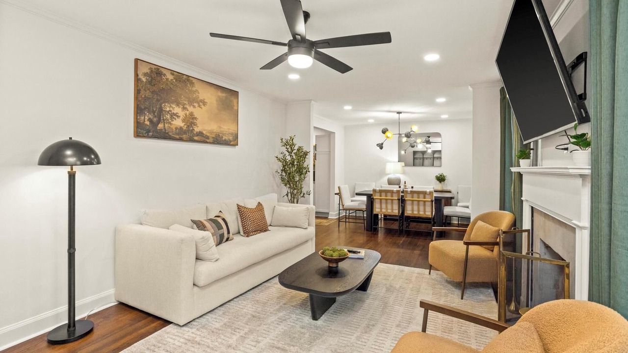 Photo of Livingroom in Merry Oaks