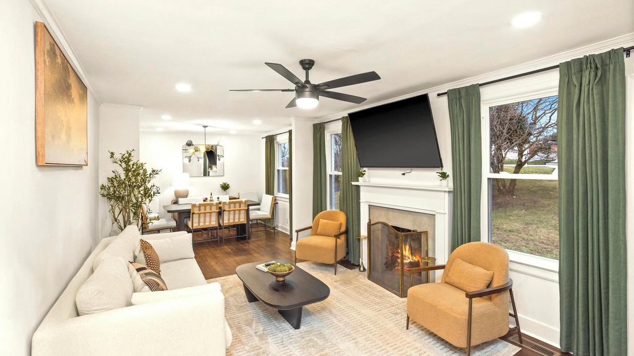 Photo of Livingroom in Merry Oaks