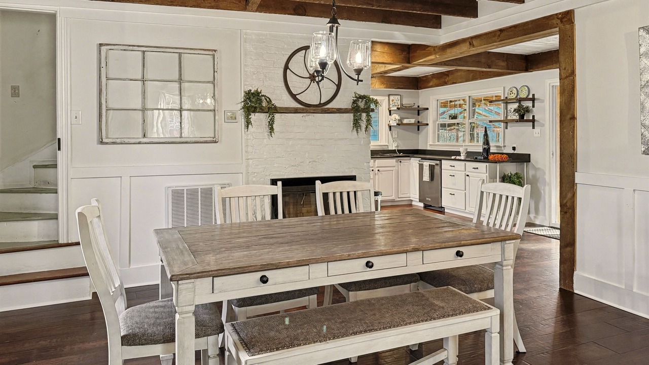 Photo of Livingroom in Bakerton