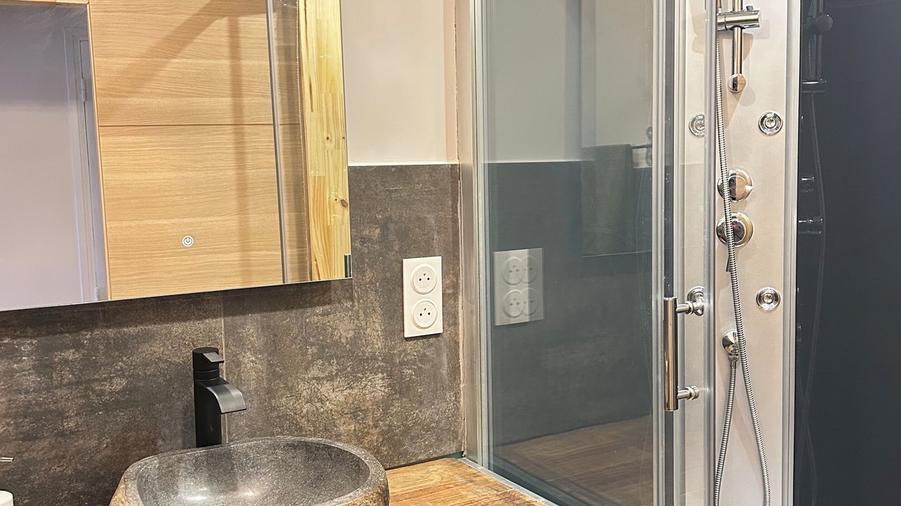 Photo of Bathroom in Roquemaure