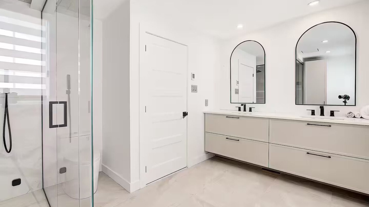 Photo of Bathroom in Dorval
