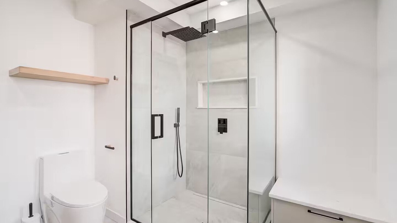 Photo of Bathroom in Dorval