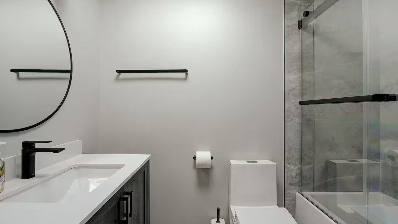 Photo of Bathroom in Dorval