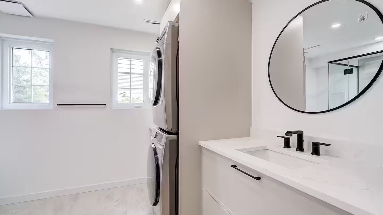Photo of Bathroom in Dorval