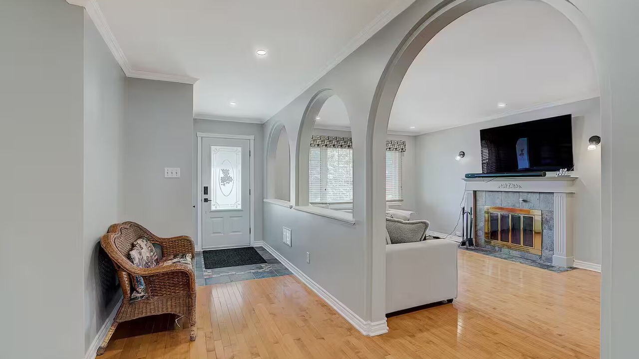 Photo of Livingroom in Dorval