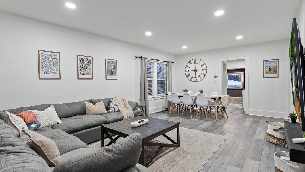 Photo of Livingroom in Royal Oak