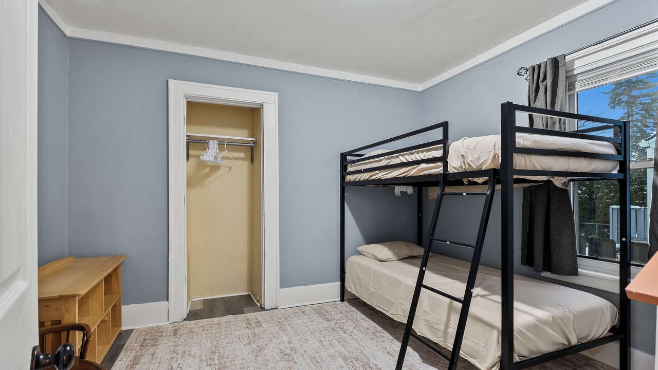 Photo of Bedroom in Royal Oak