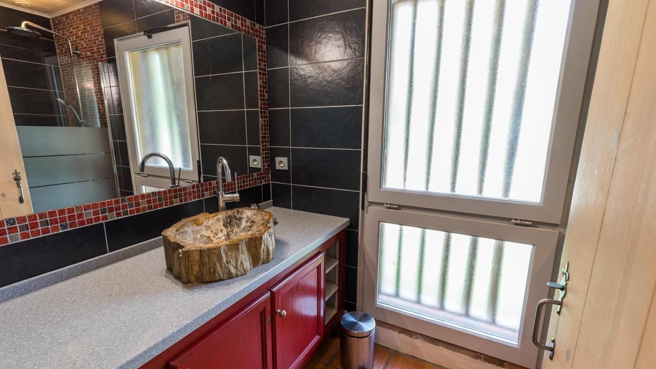 Photo of Bathroom in Vert