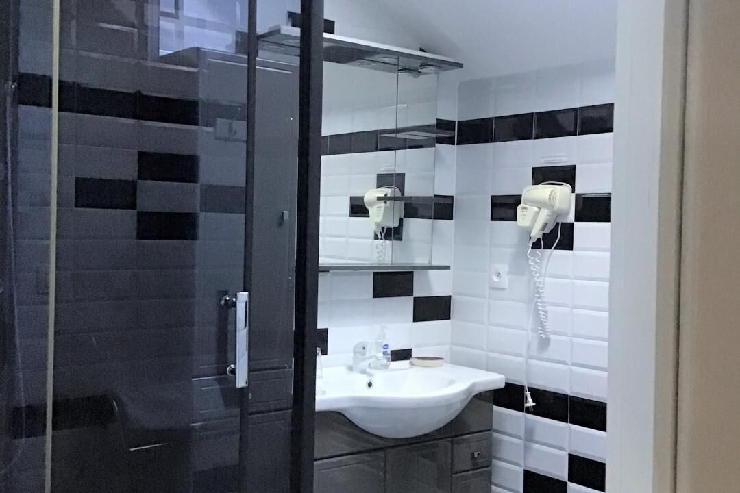 Photo of Bathroom in Heugas