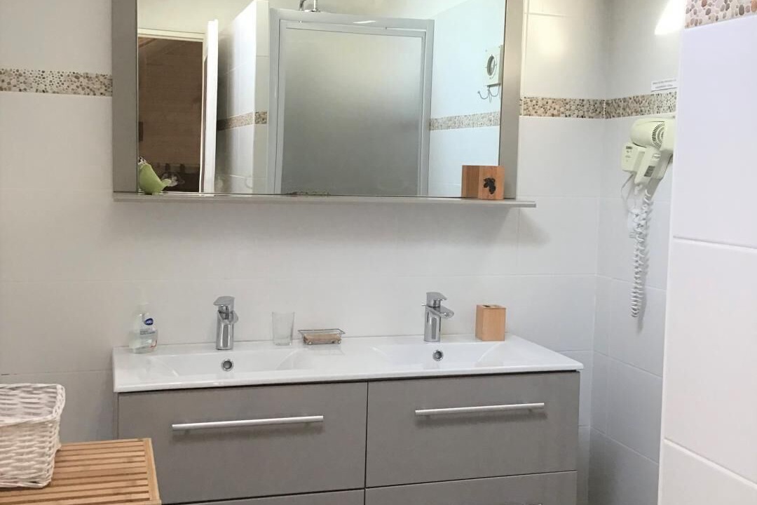 Photo of Bathroom in Heugas