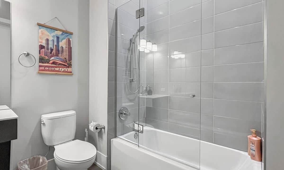 Photo of Bathroom in River North