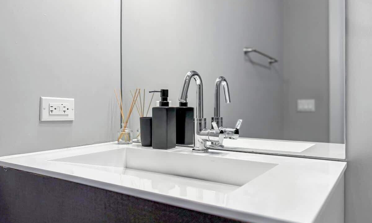 Photo of Bathroom in River North