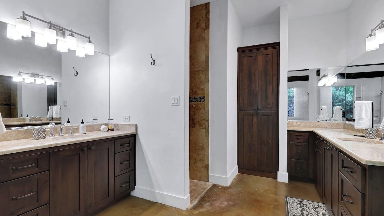 Photo of Bathroom in Forest Crest