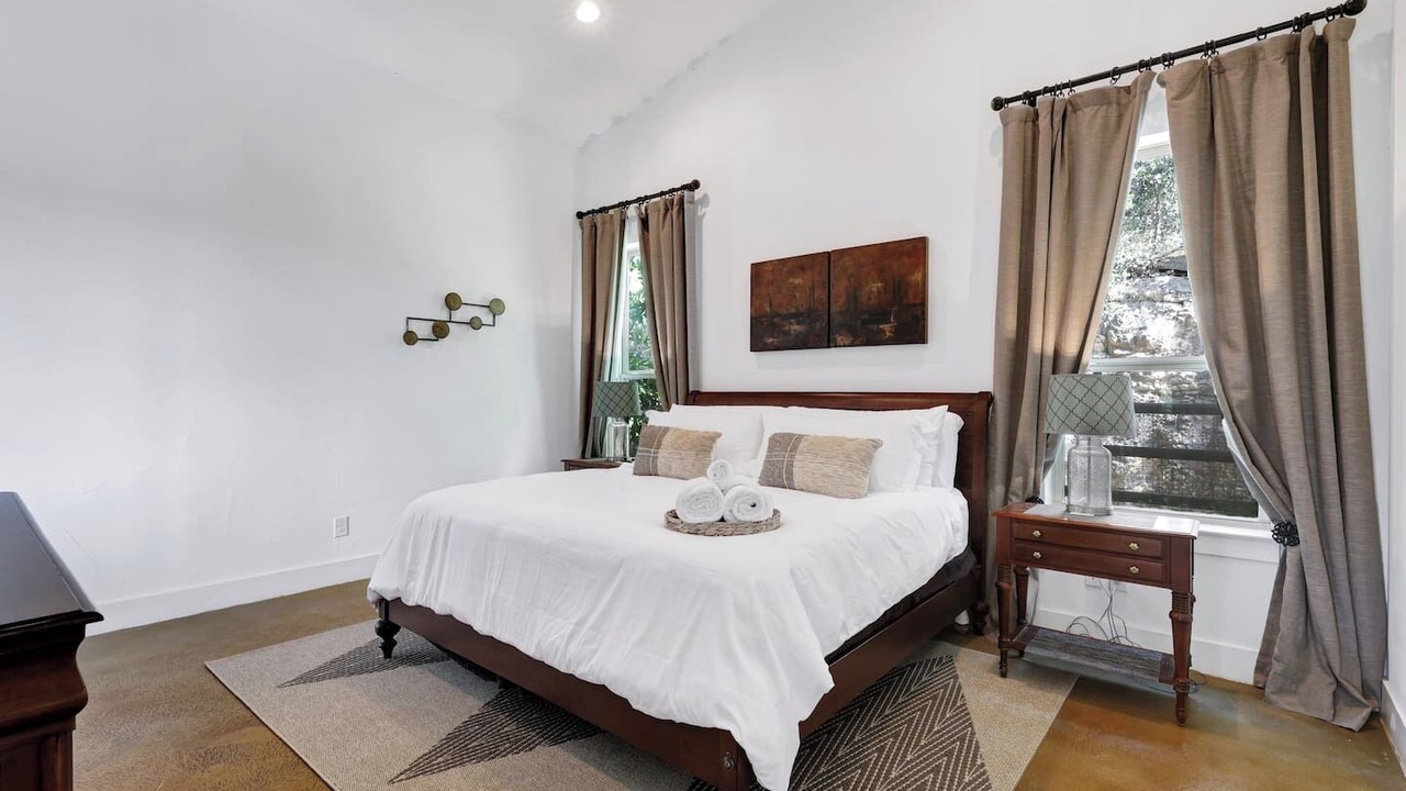 Photo of Bedroom in Forest Crest