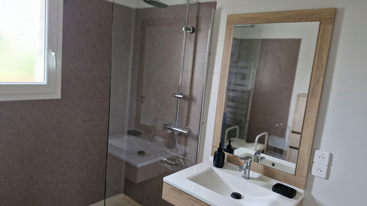 Photo of Bathroom in Rigny-le-Ferron