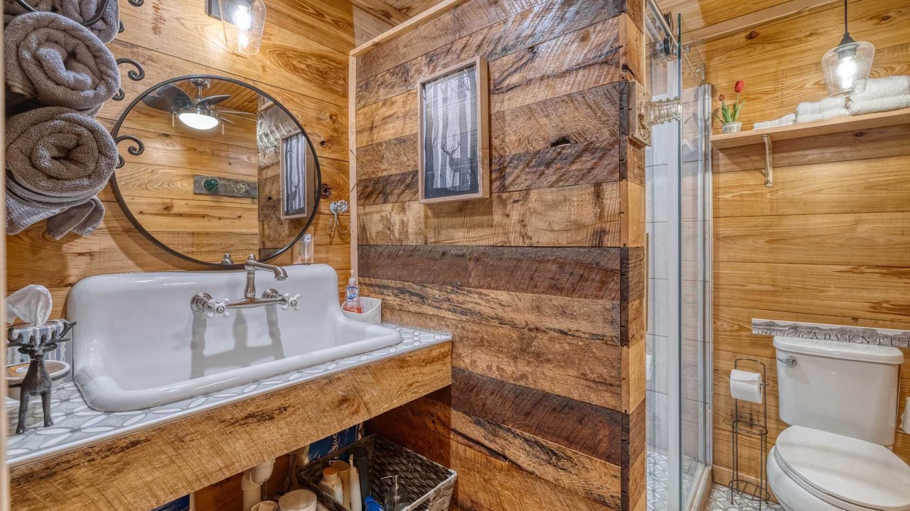 Photo of Bathroom in Leakey