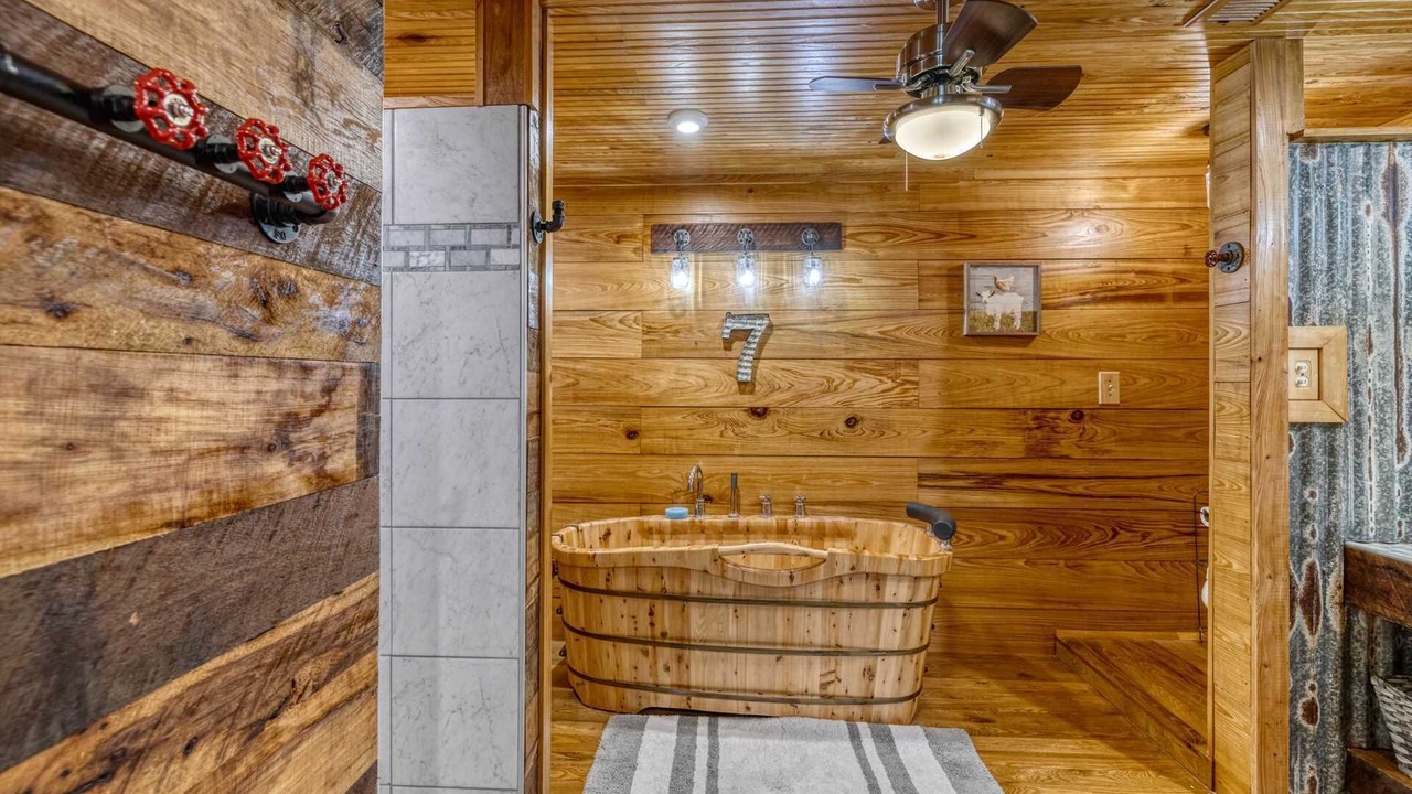 Photo of Bathroom in Leakey