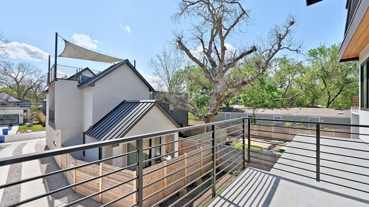 Photo of Patio Balcony in Holly