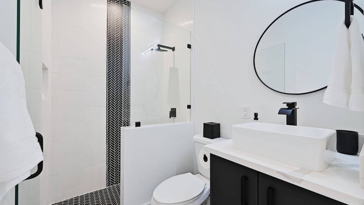 Photo of Bathroom in Holly