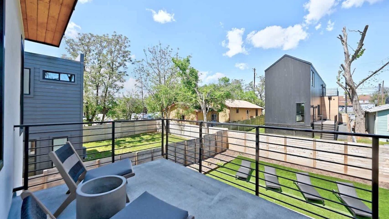 Photo of Patio Balcony in Holly