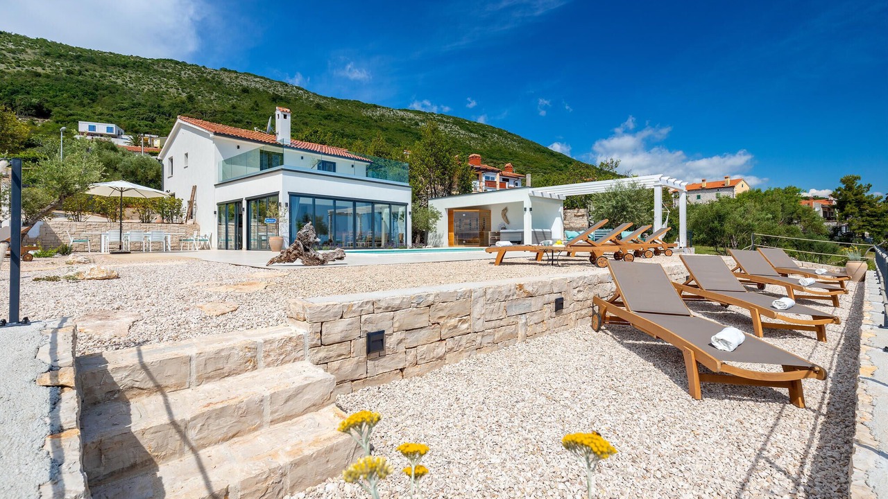 Photo of Outdoor in Ravni